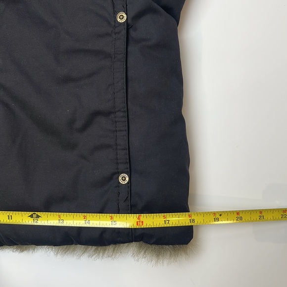 Esprit Black Flurry Reversible Vest - Picture 8 of 9